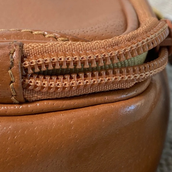 Authentic Gucci Brown Leather Wristlet Pouch - Picture 13 of 16